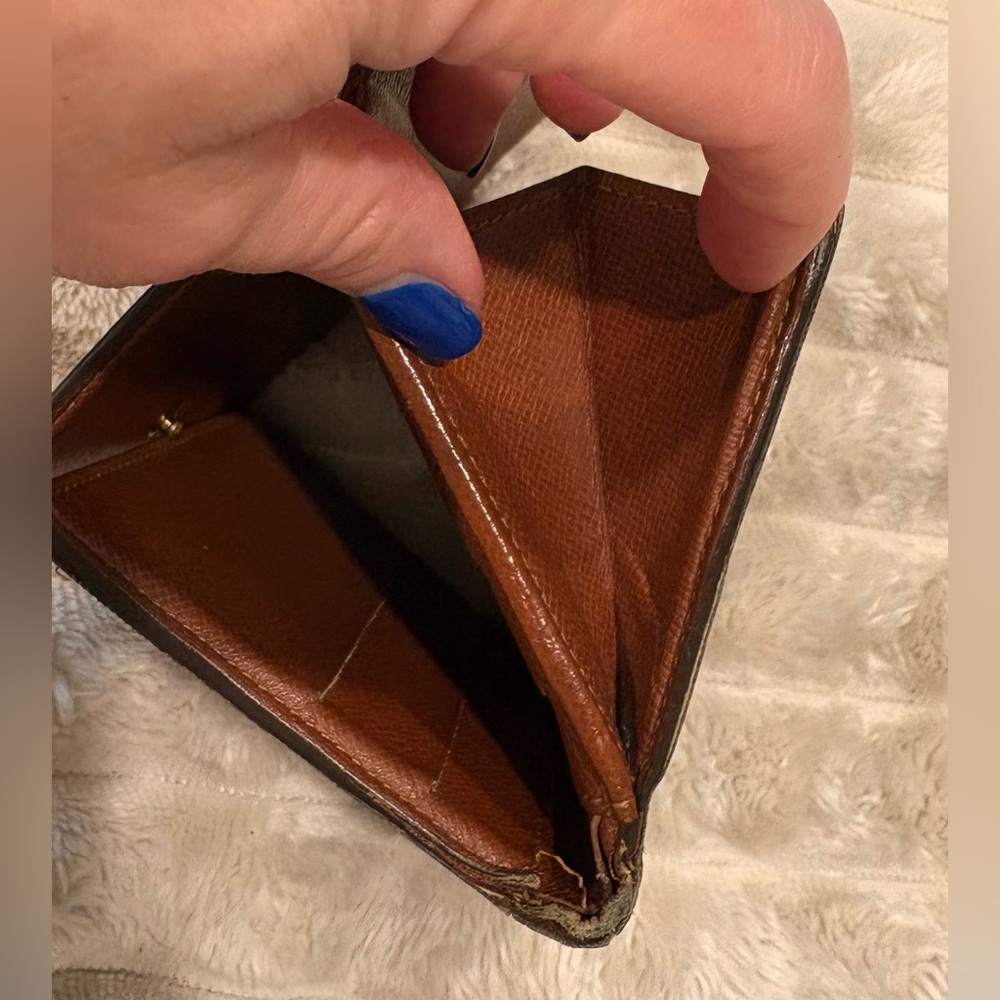 Authentic Louis Vuitton Compact Wallet - Picture 15 of 15